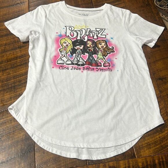 Bratz‎ doll short sleeve t shirt airbrush style y2k white tee - Picture 1 of 5